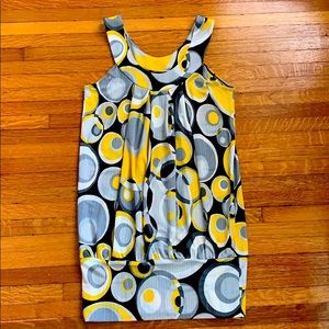 Ing sleeveless blouse with circle pattern